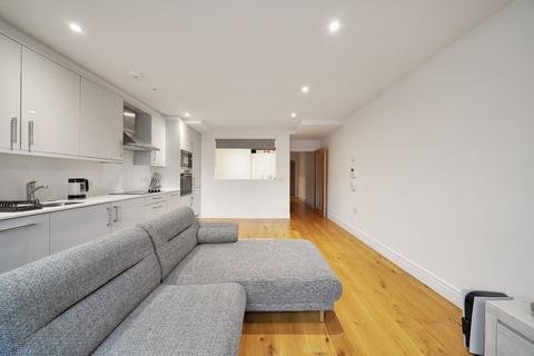 1 bedroom flat to rent, Park Avenue, Bushey, Hertfordshire, WD23