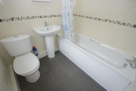 2 bedroom terraced house to rent, Belvoir Road, Widnes