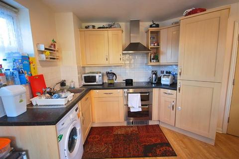 2 bedroom flat to rent, 4 BRIDGE COURT, STANLEY ROAD