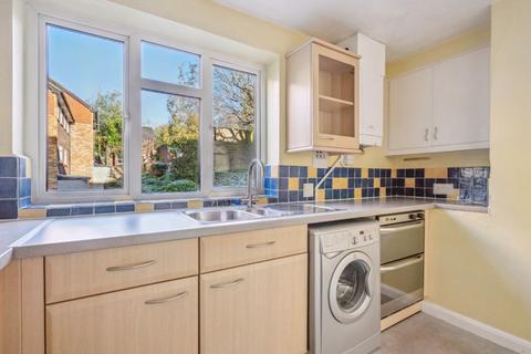 2 bedroom maisonette for sale, Amersham Hill, High Wycombe HP13