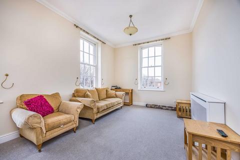 2 bedroom apartment to rent, Marine Gate, Southsea