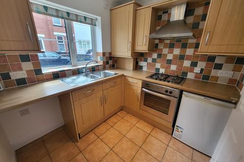 2 bedroom terraced house to rent, Spring Road, Bournemouth