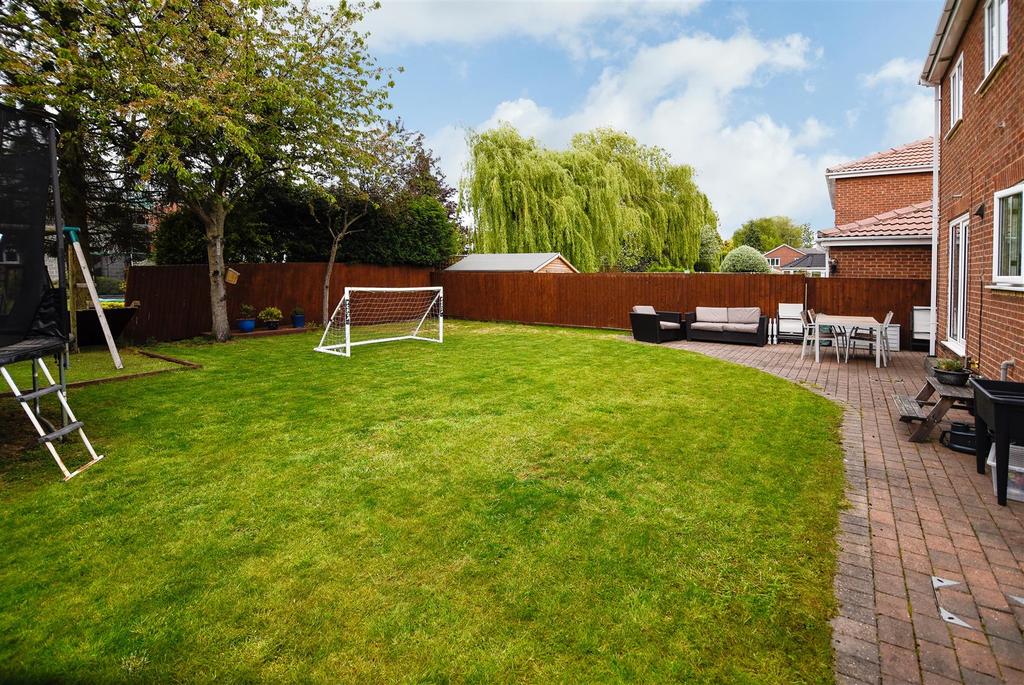 Melton Gardens, Edwalton, Nottingham 4 bed detached house £560,000