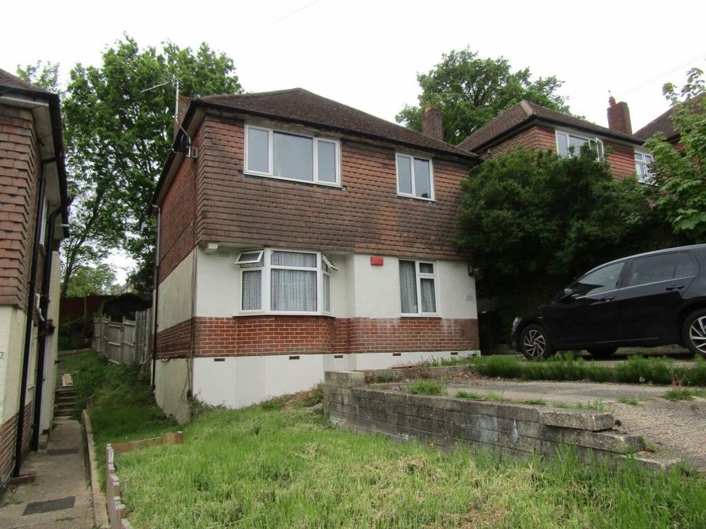 Vale Drive, Southampton 2 bed flat £595 pcm (£137 pw)