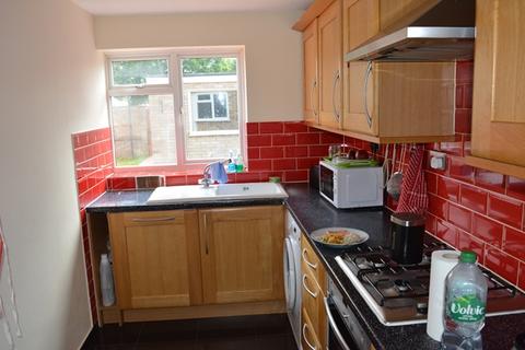 3 bedroom terraced house to rent, Lovely 3 Bedroom House with Garage & Driveway, Martham Close, Queens Park, Bedford