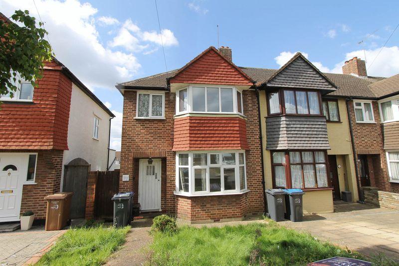 Kingsbridge Road, Morden 3 bed end of terrace house £400,000
