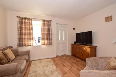 1 bedroom semi-detached house to rent, Laing Close, Ilford IG6