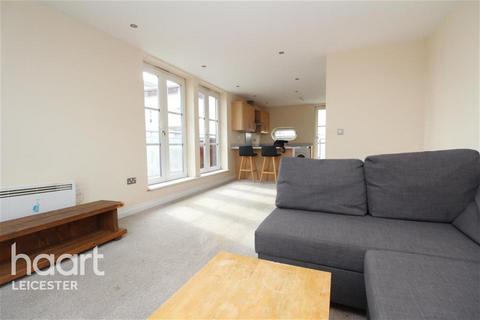 2 bedroom flat to rent, Watkin Road