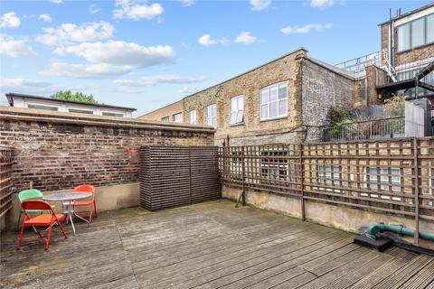 3 bedroom maisonette to rent, Essex Road, Islington, London, N1