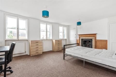 3 bedroom maisonette to rent, Essex Road, Islington, London, N1