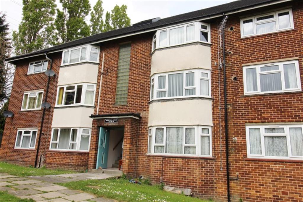 Acres Hall Avenue, Pudsey, LS28 9EQ 2 bed flat £600 pcm (£138 pw)