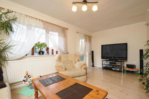 3 bedroom semi-detached house to rent, Glory Farm,  Bicester,  OX26