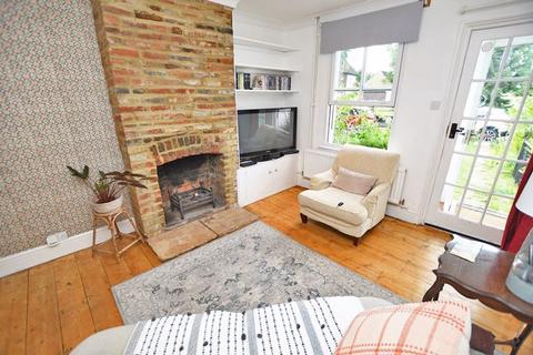 2 bedroom terraced house for sale, The Green, Maidstone ME14 4DT