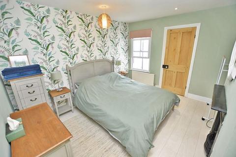 2 bedroom terraced house for sale, The Green, Maidstone ME14 4DT