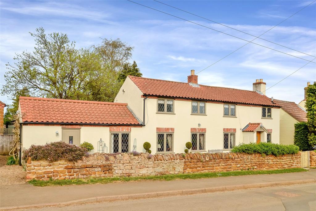 Main Street, Eaton, Grantham 3 bed detached house £385,000
