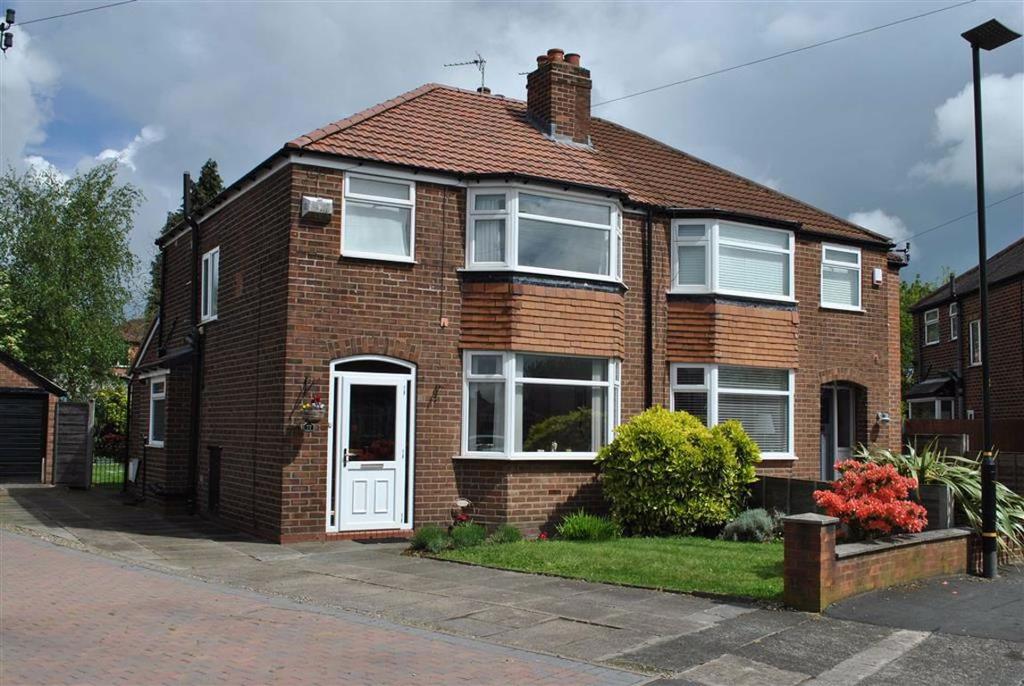 Newlyn Drive, Sale 3 bed semidetached house £325,000