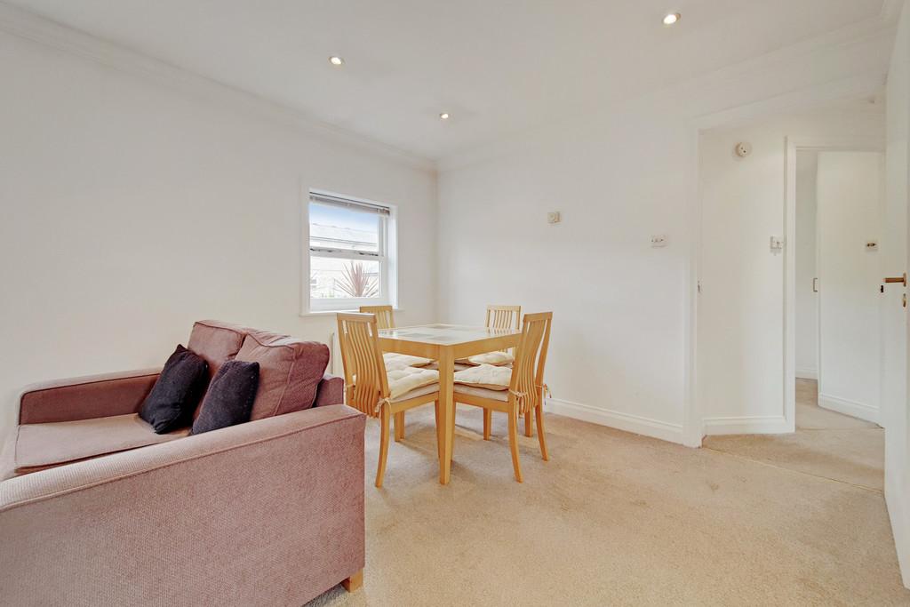 Apartment in London - View 3