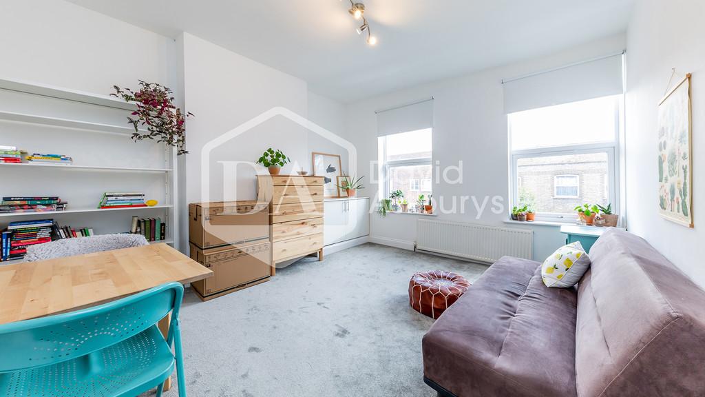 Holloway Road, Archway, London 2 bed apartment to rent £2,250 pcm (£519 pw)