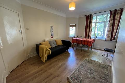 2 bedroom apartment to rent, Sefton Court, Leeds, West Yorkshire, LS6