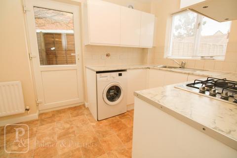 3 bedroom end of terrace house to rent, Peppercorn Close, Colchester, Essex, CO4