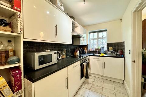 2 bedroom mews to rent, Bavaria Road, Upper Holloway