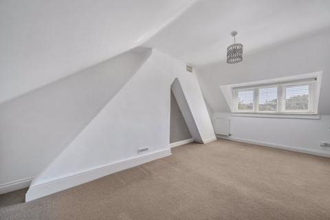 2 bedroom flat to rent, Petersfield Road, Whitehill