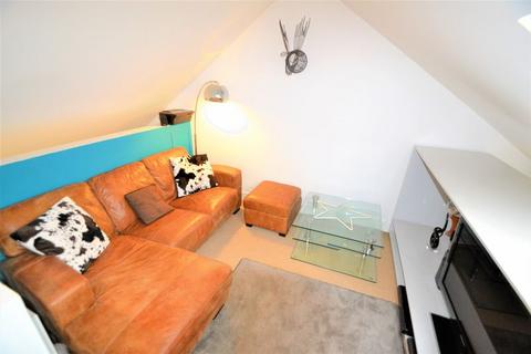 2 bedroom terraced house to rent, Alder Street, Salford