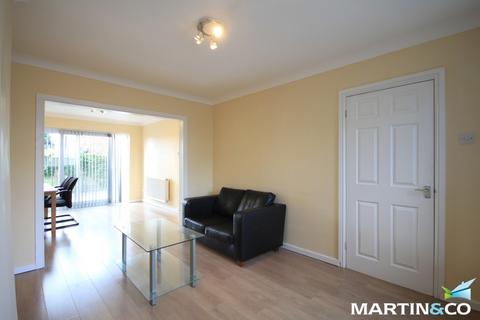 3 bedroom semi-detached house to rent, Aubrey Road, Quinton, B32