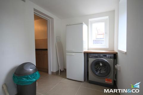 3 bedroom semi-detached house to rent, Aubrey Road, Quinton, B32