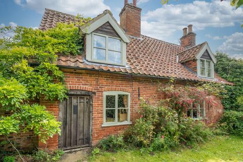 3 bedroom detached house for sale, Hall Farm Lane, Henstead, Beccles