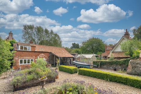 3 bedroom detached house for sale, Hall Farm Lane, Henstead, Beccles