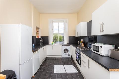3 bedroom flat to rent, Elm Row, Leith Walk, Edinburgh, EH7