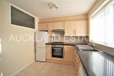 2 bedroom flat to rent, Alderman Close, Hatfield AL9