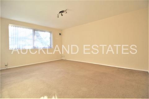 2 bedroom flat to rent, Alderman Close, Hatfield AL9