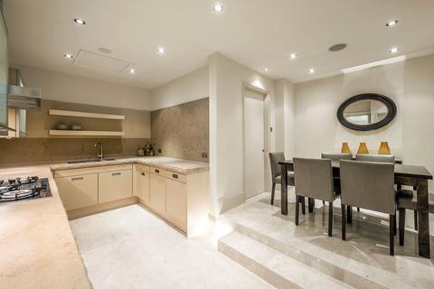 2 bedroom flat to rent, Princes Gate, Knightsbridge, London