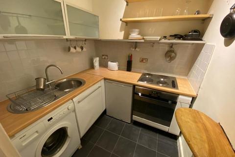 1 bedroom flat to rent, Waverley Park, Abbeyhill, Edinburgh, EH8