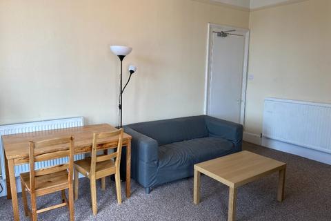 3 bedroom flat to rent, Montpelier Park, Bruntsfield, Edinburgh, EH10