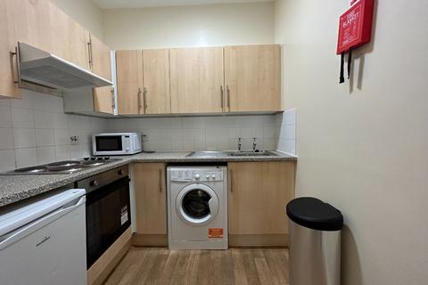 3 bedroom flat to rent, Montpelier Park, Bruntsfield, Edinburgh, EH10