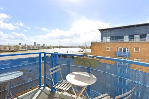 2 bedroom flat to rent - Campania Building Wapping E1W
