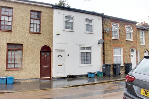 2 bedroom terraced house to rent, Wandle Road, Croydon CR0