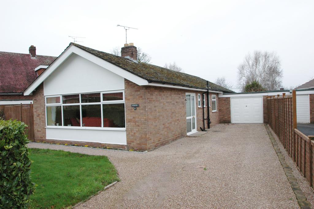 Upton Lane, Upton, Chester, CH2 3 bed bungalow for sale £335,000