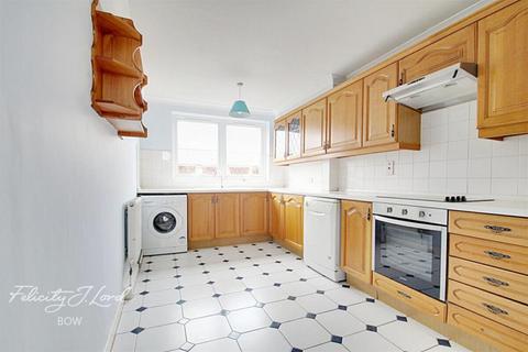 2 bedroom flat to rent, Parnell Road, London