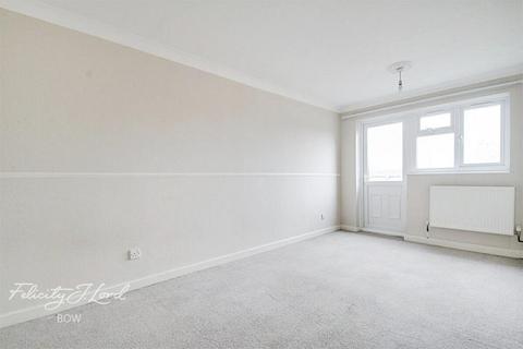 2 bedroom flat to rent, Parnell Road, London