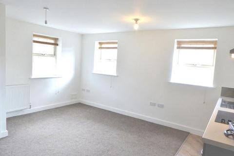 2 bedroom end of terrace house to rent, Legends Way, Hull, HU4 6AW