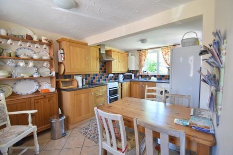 3 bedroom end of terrace house to rent, Windmill Row, Glemsford