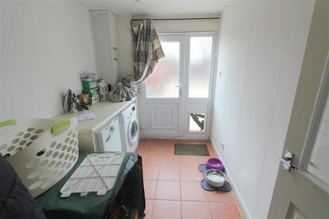 3 bedroom terraced house to rent, Western Avenue, Huyton, Liverpool