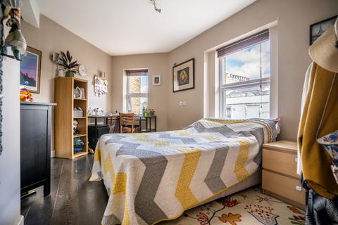 2 bedroom flat to rent, Church Road, London SE19