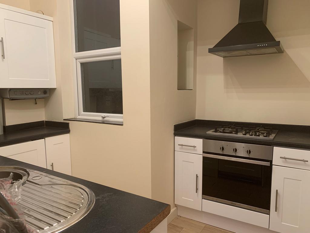 Elmfield Avenue, Leicester LE2 2 bed flat to rent £950 pcm (£219 pw)