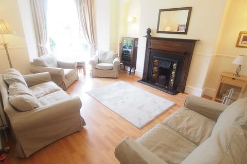 3 bedroom flat to rent, Elmfield Avenue, Aberdeen, AB24