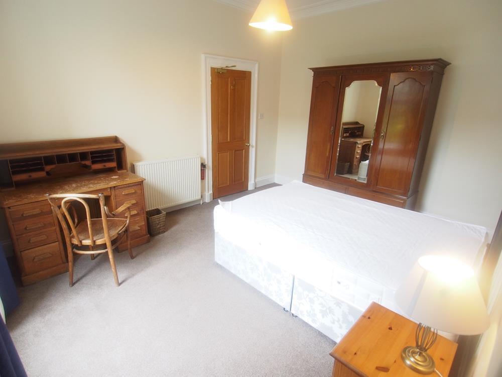 Bedroom 1 alt